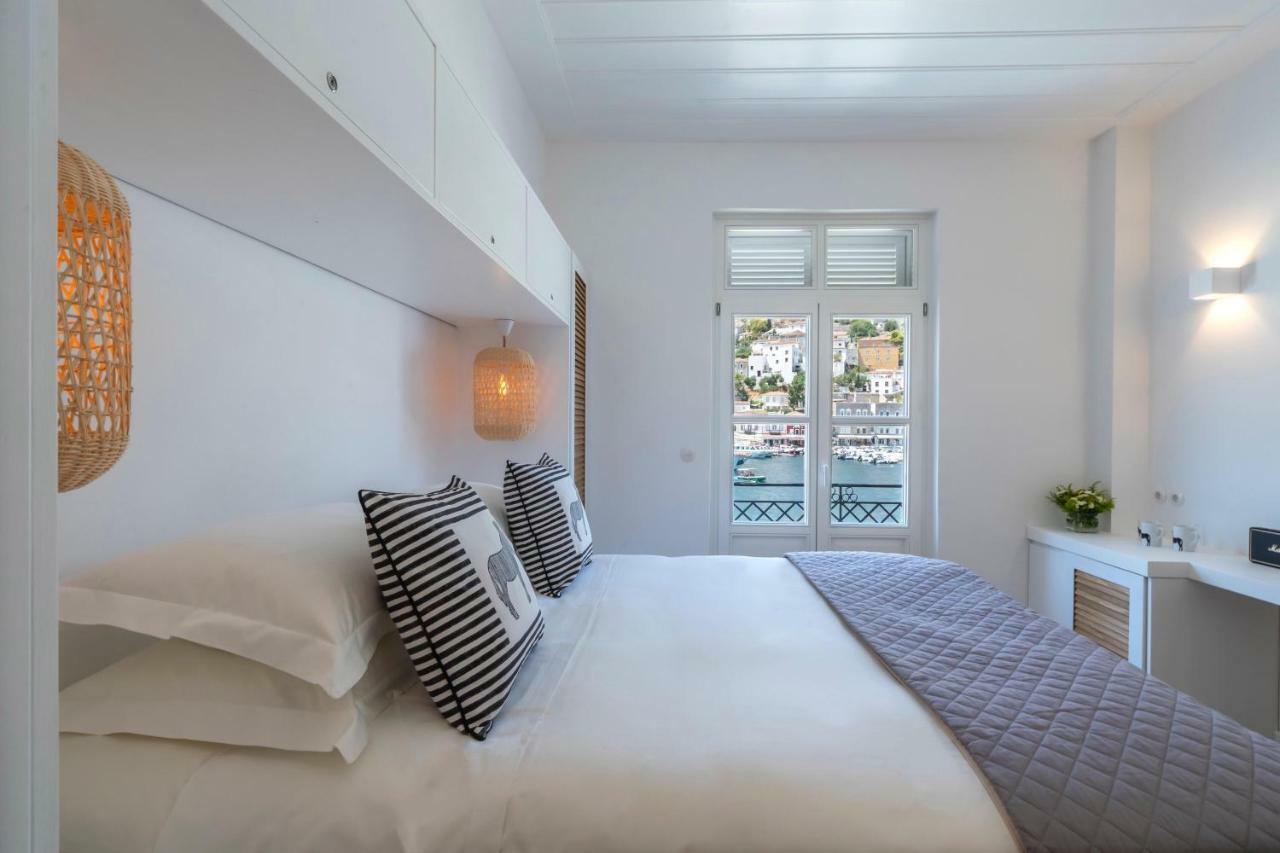 Hotel Upper Hydra Esterno foto